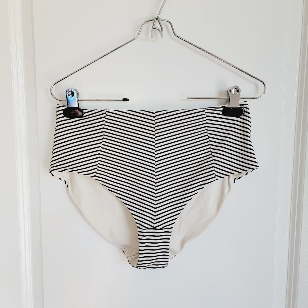 H&M Retro Bombshell High Waist Halter Neck Two Piece Bikini Sz 36C/12 - Picture 9 of 12